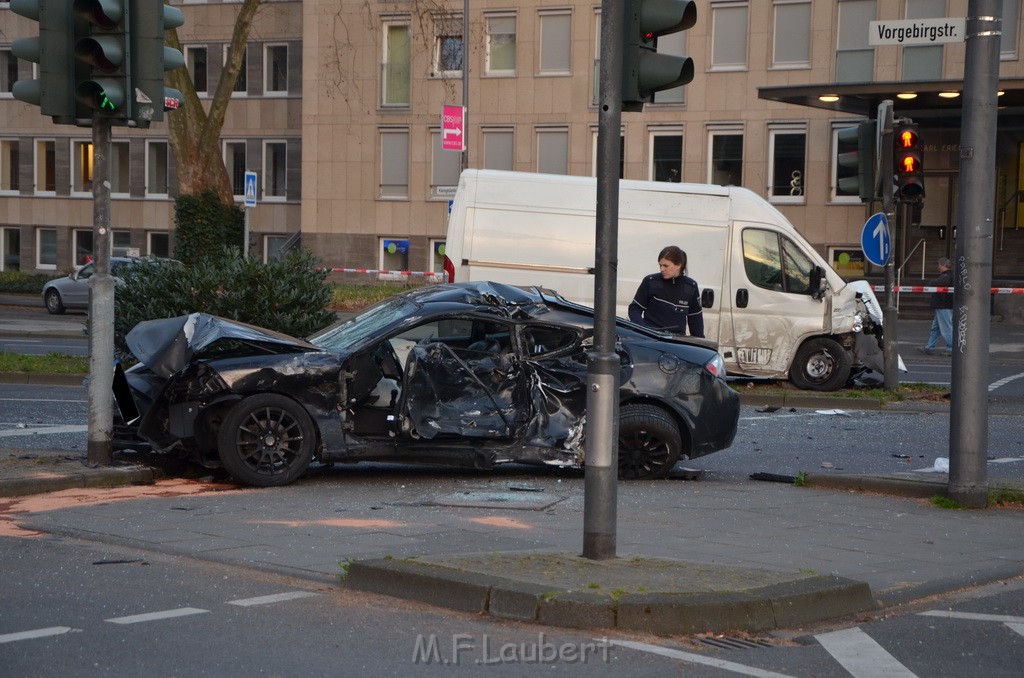 Schwerer VU Neustadt Sued Vorgebirgsstr Sachsenring P061.JPG - Miklos Laubert